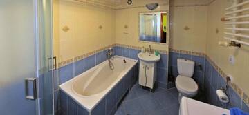 Фото номера Апартаменты с 2 спальнями Апартаменты Apartament przy Walowej г. Ланьцут 22